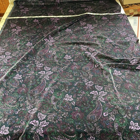 Dark purple paisley soft velour fabric remnant, reversible w navy backing - Picture 5 of 11